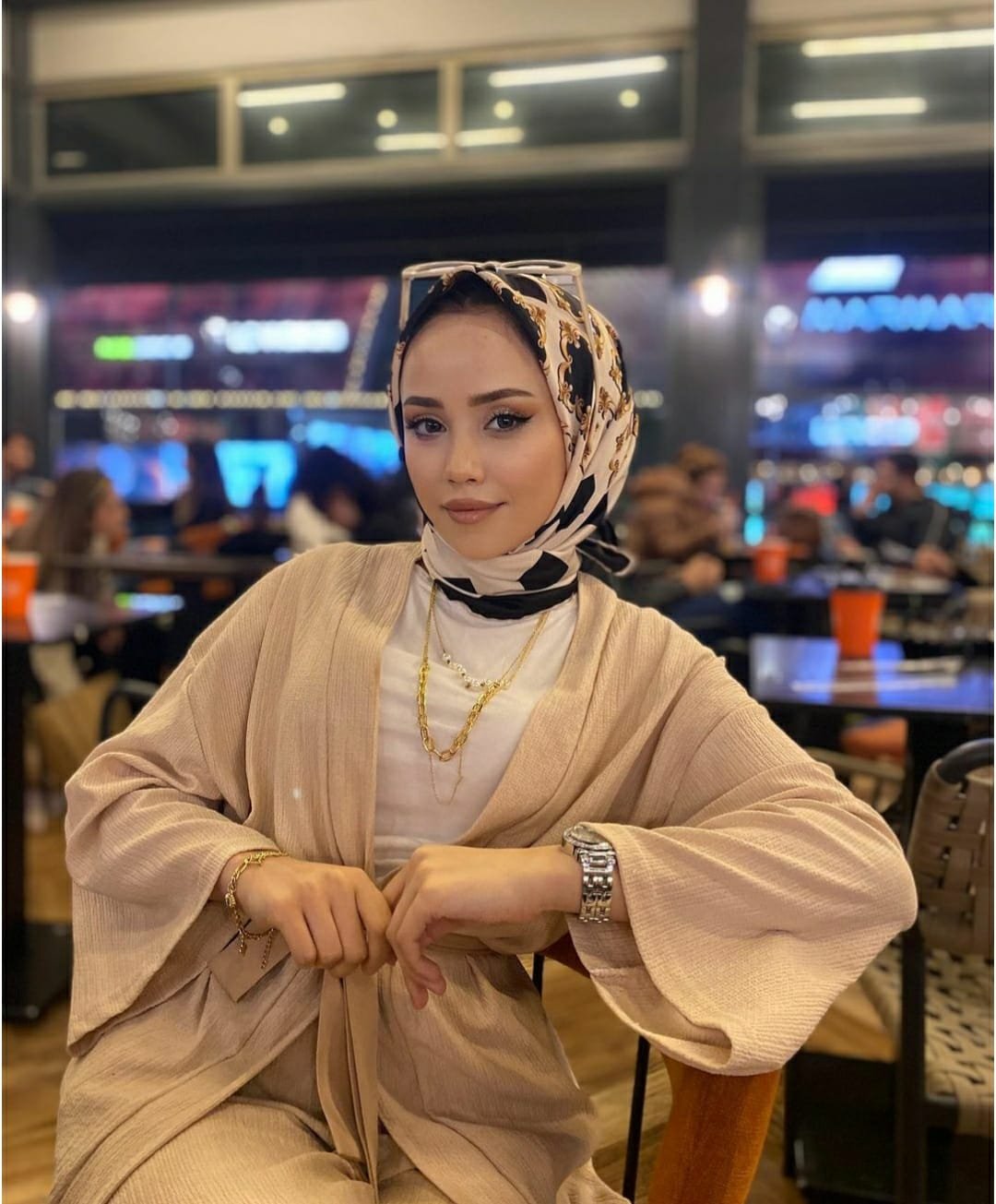 Yunak Güzel Bir Gelecek Bayan Escort Eylül