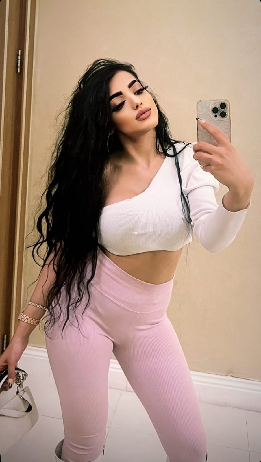 Ahırlı Efsanevi Partner Bayan Escort Serap